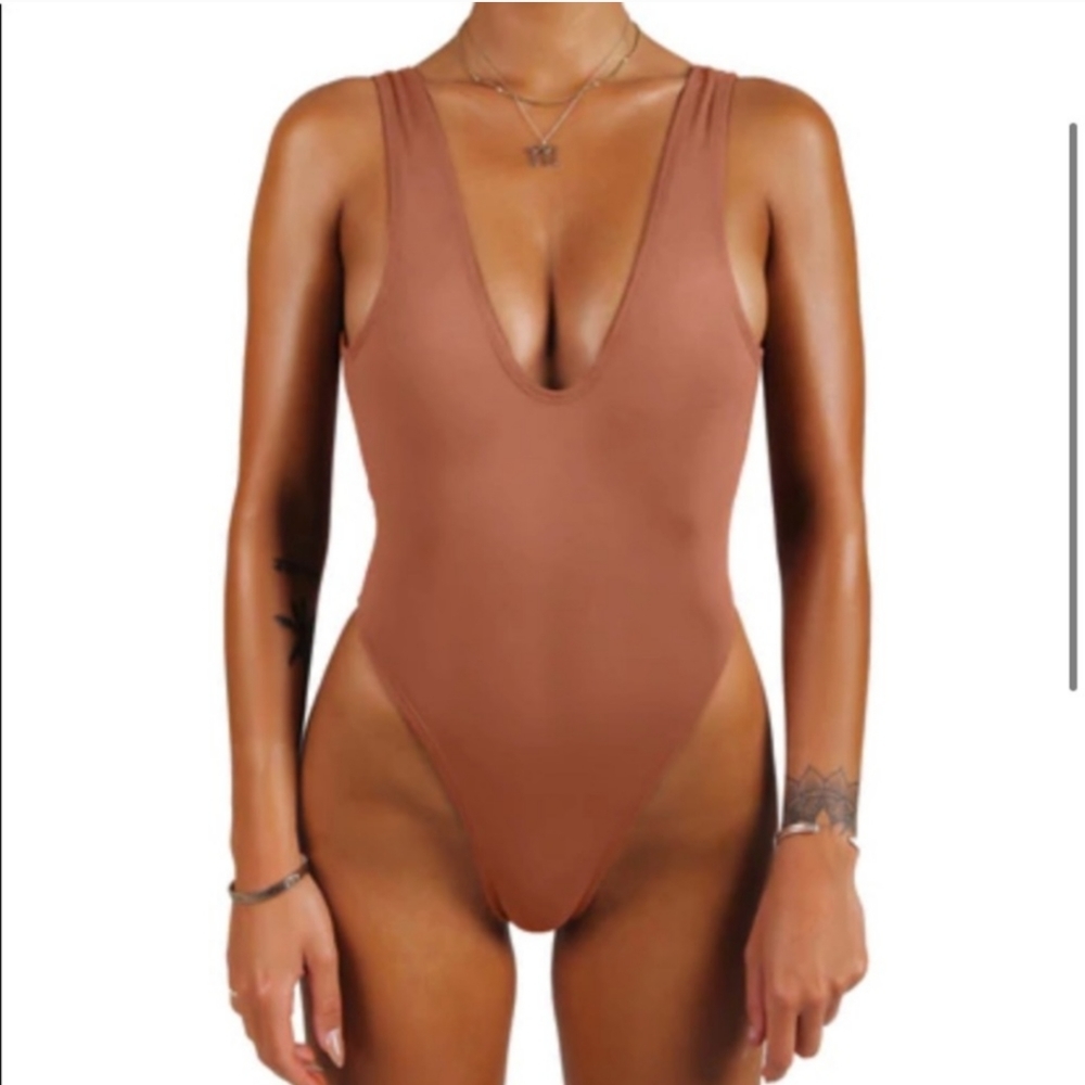 Sofsy Cheeky Swimsuit High Cut Low Back Swimwear Size 6 (XXL/14-16+)